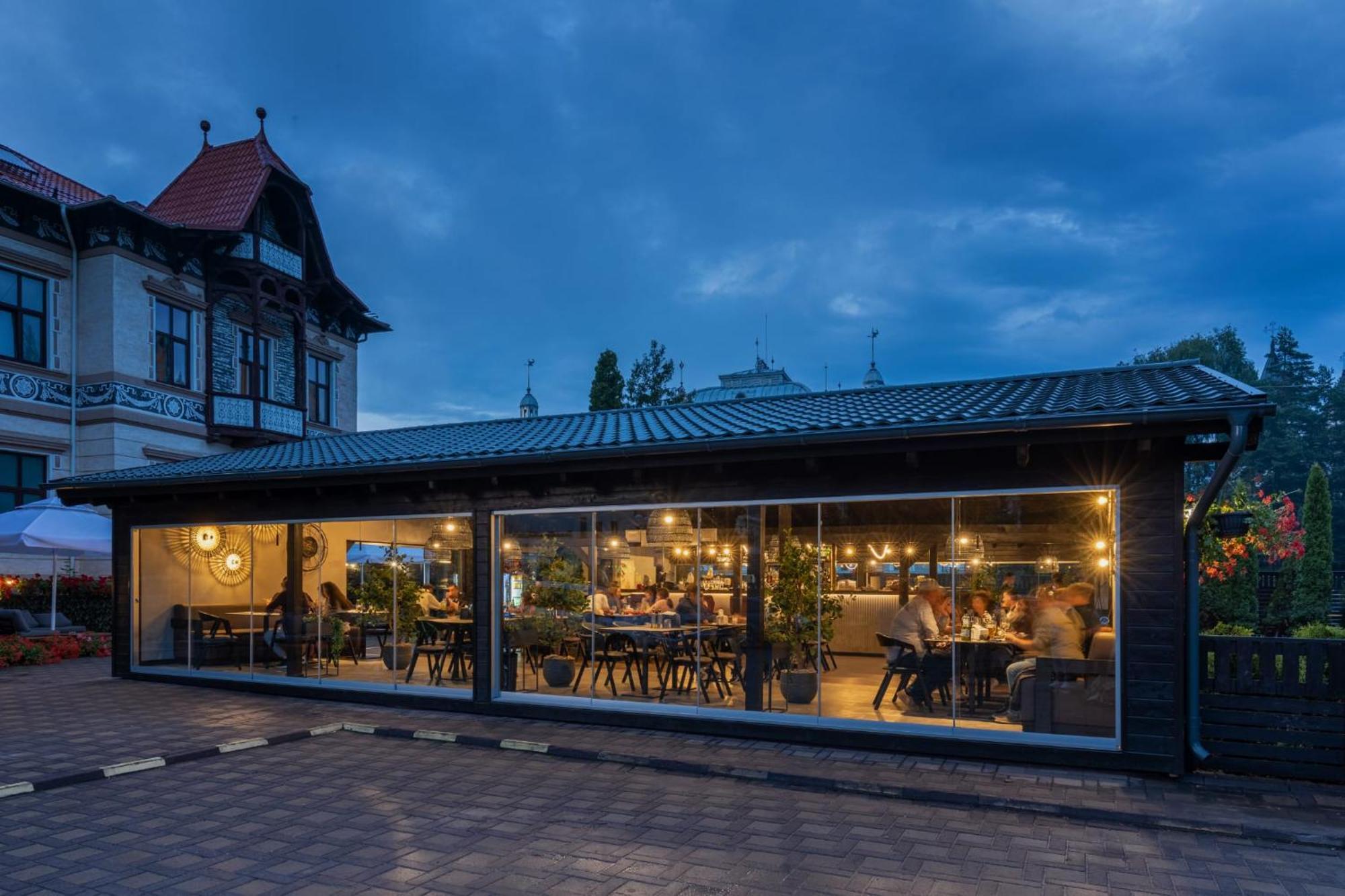 Hotel Carol - วาตราดอร์เนย์ ภายนอก รูปภาพ