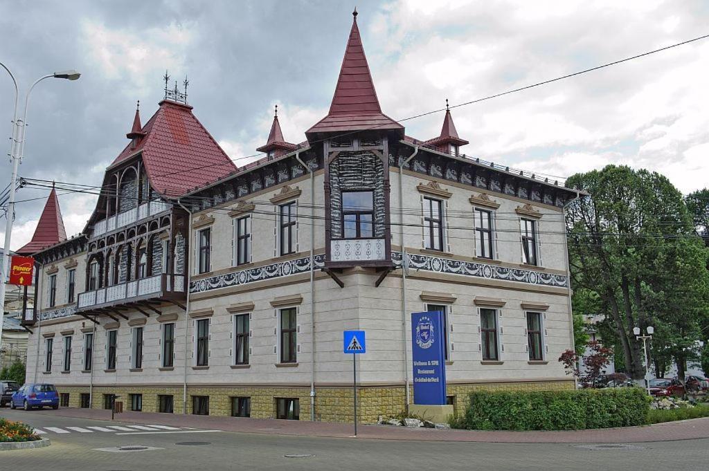 Hotel Carol - วาตราดอร์เนย์ ภายนอก รูปภาพ